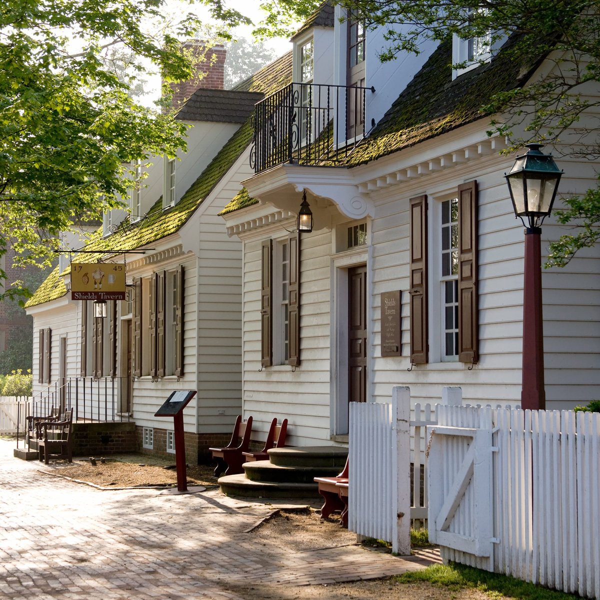 shields-tavern-outside.jpg