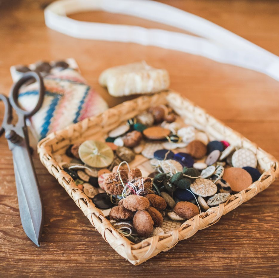 tailor-basket-buttons-scissors