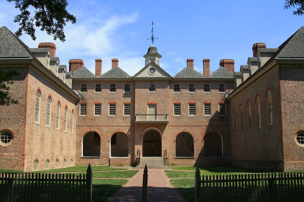 wren-building-back-fence